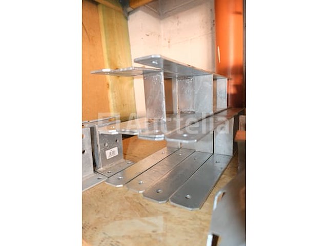 Metalen bevestigingen voor buitenarmaturen - afbeelding 10 van  34