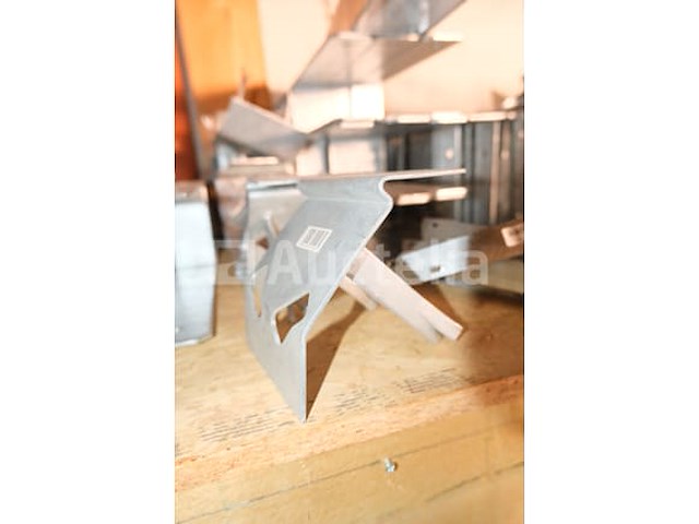 Metalen bevestigingen voor buitenarmaturen - afbeelding 11 van  34