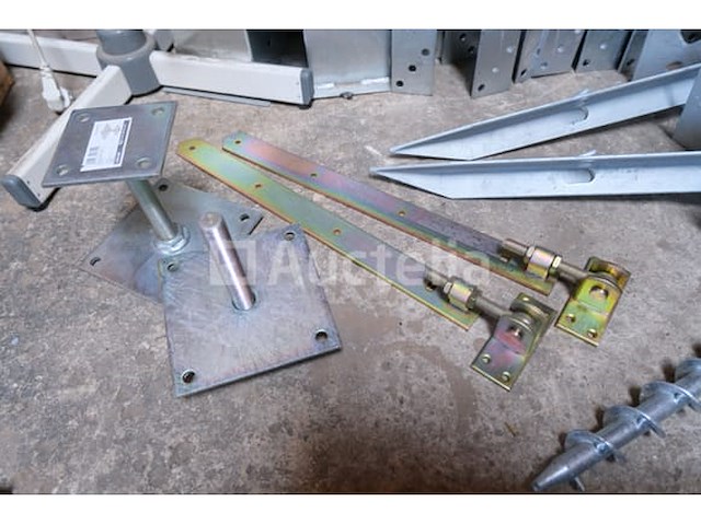 Metalen bevestigingen voor buitenarmaturen - afbeelding 1 van  34