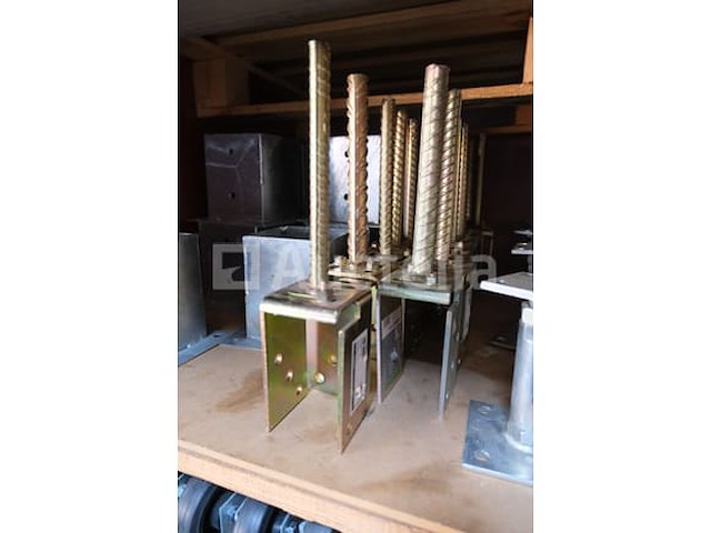 Metalen bevestigingen voor buitenarmaturen - afbeelding 17 van  34