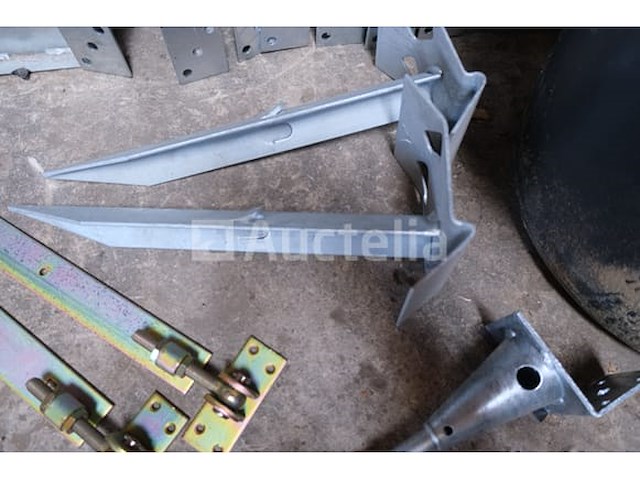 Metalen bevestigingen voor buitenarmaturen - afbeelding 19 van  34