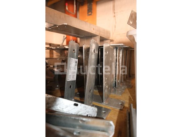 Metalen bevestigingen voor buitenarmaturen - afbeelding 23 van  34