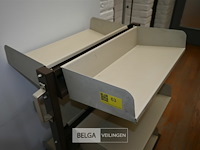 Metalen bibliotheekkarretje - afbeelding 3 van  4