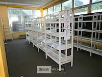 Metalen bibliotheekrek