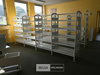 Metalen bibliotheekrek