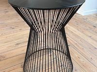 Metalen bijzettafeltje