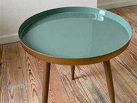 Metalen bijzettafeltje