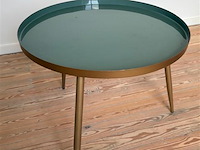 Metalen bijzettafeltje