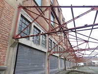 Metalen binnenplaats - afbeelding 1 van  8