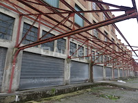 Metalen binnenplaats - afbeelding 5 van  8