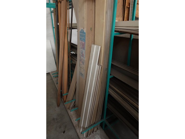 Metalen bok + inhoud hout - afbeelding 4 van  6