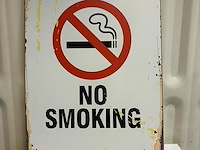 Metalen bord - afbeelding 1 van  1