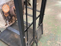 Metalen brandhoutmeubel met 4 accessoires - afbeelding 2 van  3