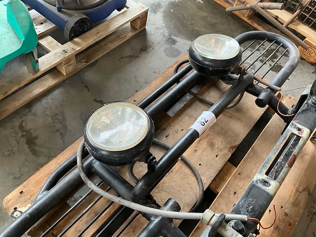 Metalen bumper/voorzetstuk voor landrover of minerva jeep - afbeelding 6 van  7