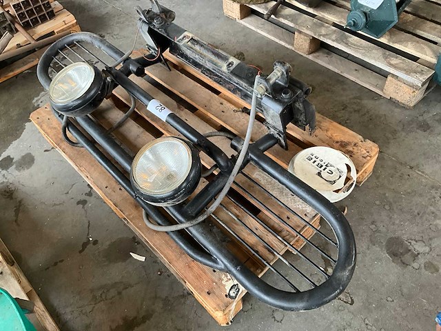 Metalen bumper/voorzetstuk voor landrover of minerva jeep - afbeelding 7 van  7