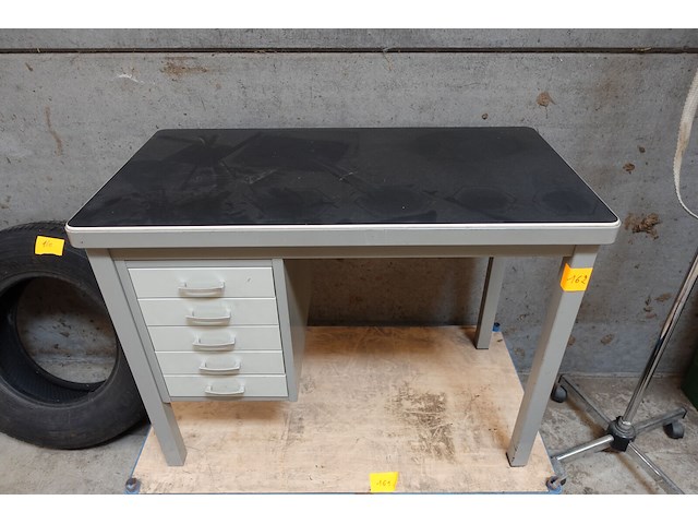 Metalen bureau met 5 laden h.72 b.94 d.50 cm - afbeelding 2 van  4