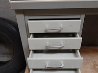 Metalen bureau met 5 laden h.72 b.94 d.50 cm - afbeelding 3 van  4