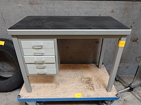 Metalen bureau met 5 laden h.72 b.94 d.50 cm - afbeelding 4 van  4