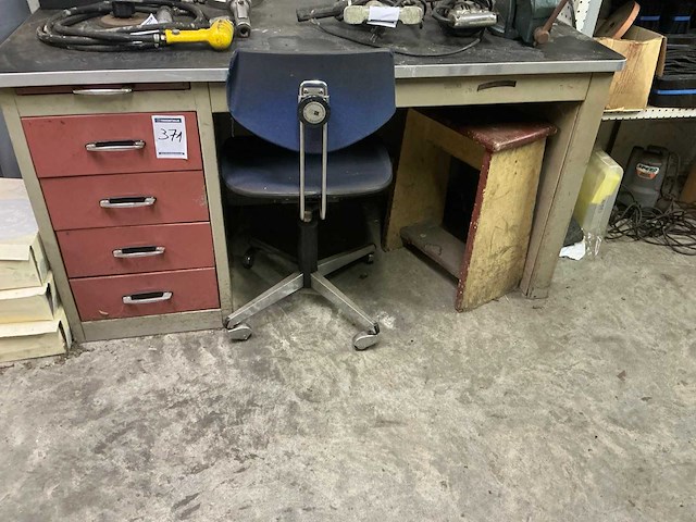 Metalen bureau - afbeelding 1 van  3