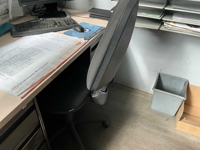 Metalen bureau - afbeelding 4 van  4
