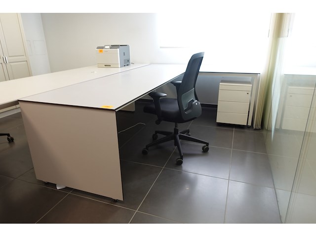 Metalen bureaumeubel + volkern bovenblad - afbeelding 2 van  6