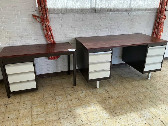 Metalen bureautafel (2x) - afbeelding 1 van  3