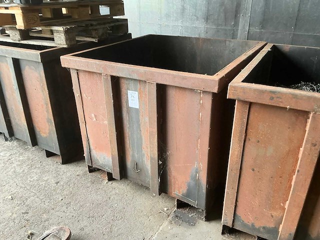 Metalen container voor heftruck (3x) - afbeelding 3 van  4