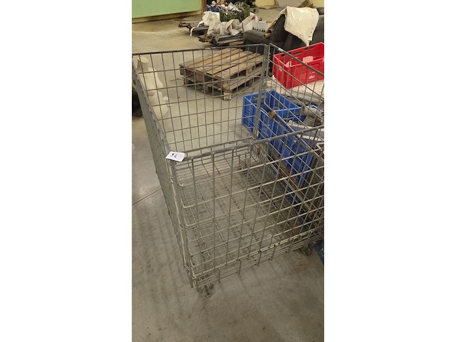 Metalen container - afbeelding 1 van  1