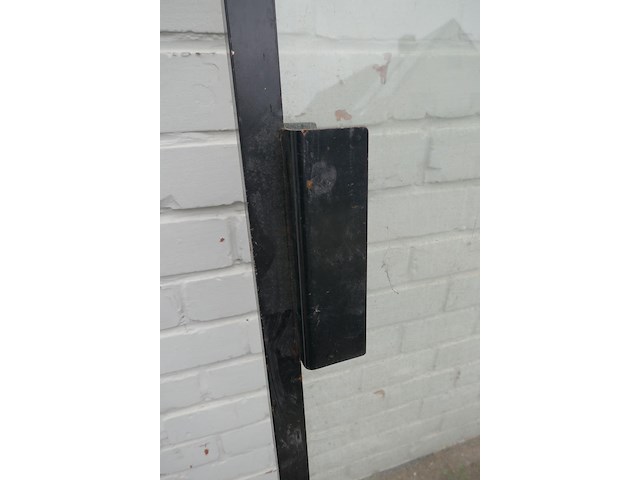 Metalen deur met glas - afbeelding 2 van  3