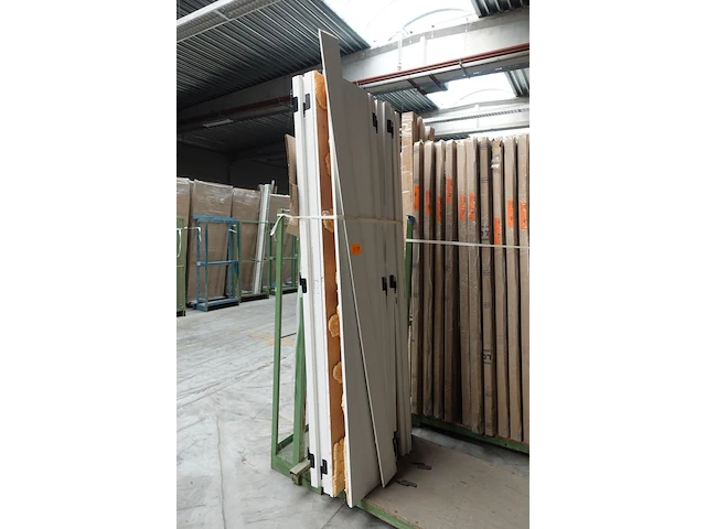 Metalen deurhouder + inhoud - afbeelding 2 van  4