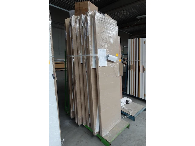 Metalen deurhouder + inhoud - afbeelding 3 van  3