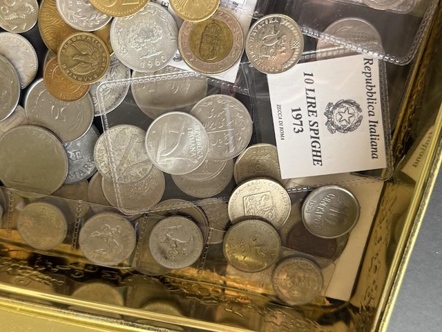 Metalen doos met diverse munten - afbeelding 3 van  6