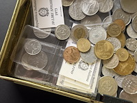 Metalen doos met diverse munten - afbeelding 4 van  6