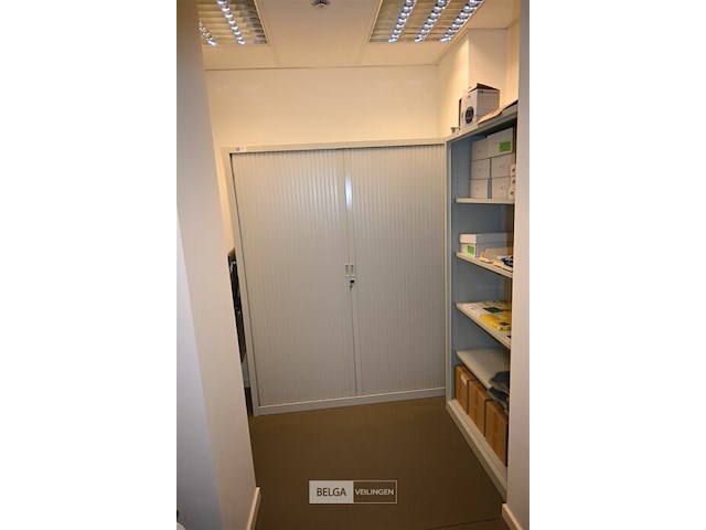 Metalen dossierkast met roldeuren - afbeelding 1 van  4