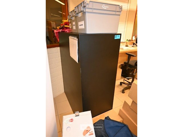 Metalen dossierkast met roldeuren - afbeelding 2 van  4