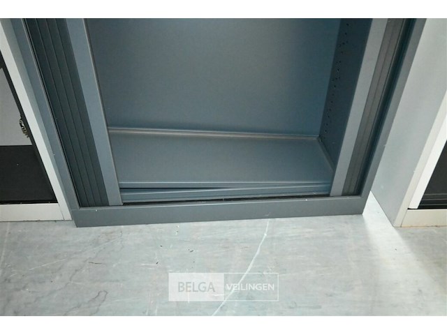 Metalen dossierkast met roldeuren - afbeelding 3 van  3