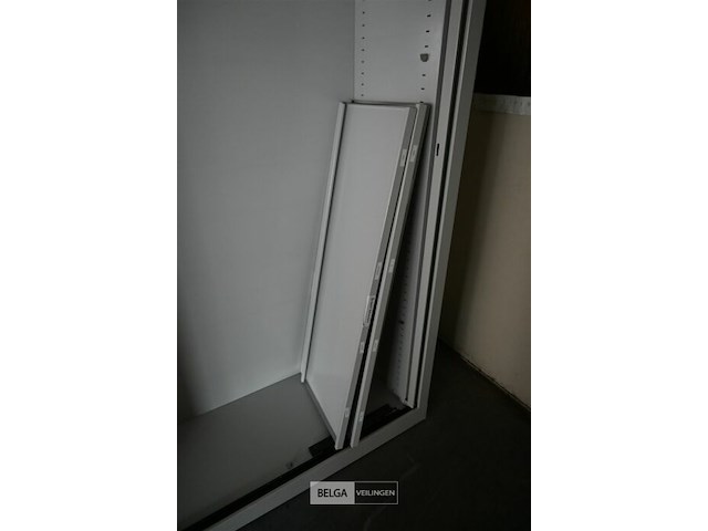 Metalen dossierkast met roldeuren - afbeelding 2 van  3