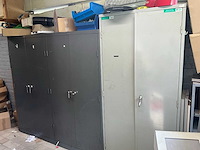 Metalen dossierkasten (4x) + werkbank - afbeelding 1 van  14