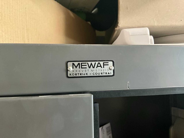 Metalen dossierkasten (4x) + werkbank - afbeelding 12 van  14