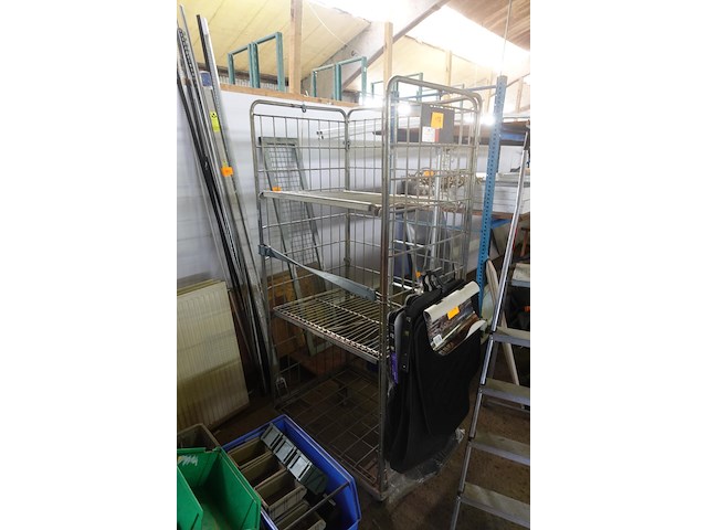 Metalen draadkooi op wielen - afbeelding 1 van  3