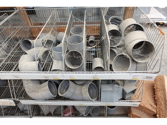 Metalen draadmanden + inhoud pvc koppelstukken - afbeelding 2 van  7