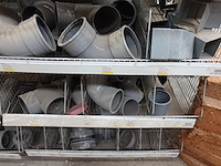 Metalen draadmanden + inhoud pvc koppelstukken - afbeelding 3 van  7