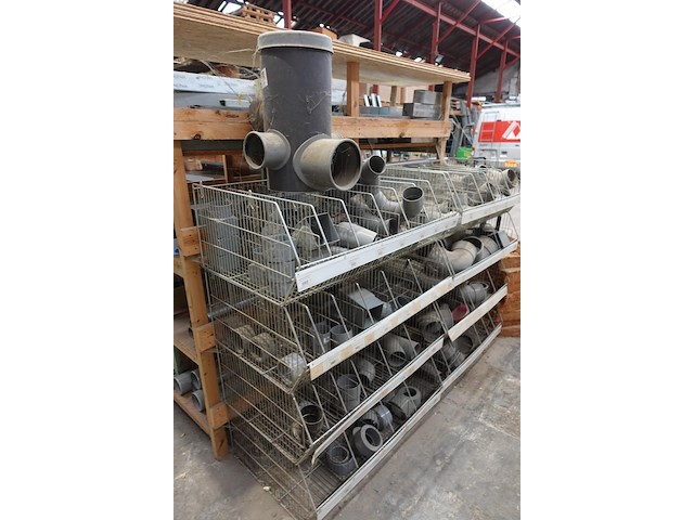 Metalen draadmanden + inhoud pvc koppelstukken - afbeelding 7 van  7