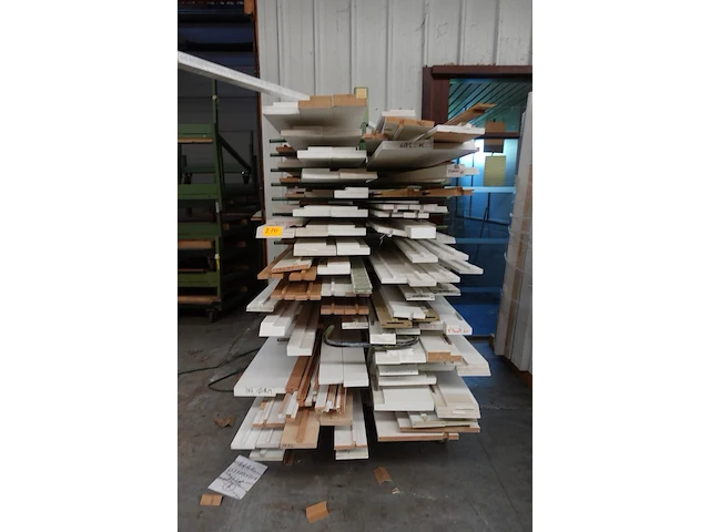 Metalen droogrek + inhoud - afbeelding 2 van  5