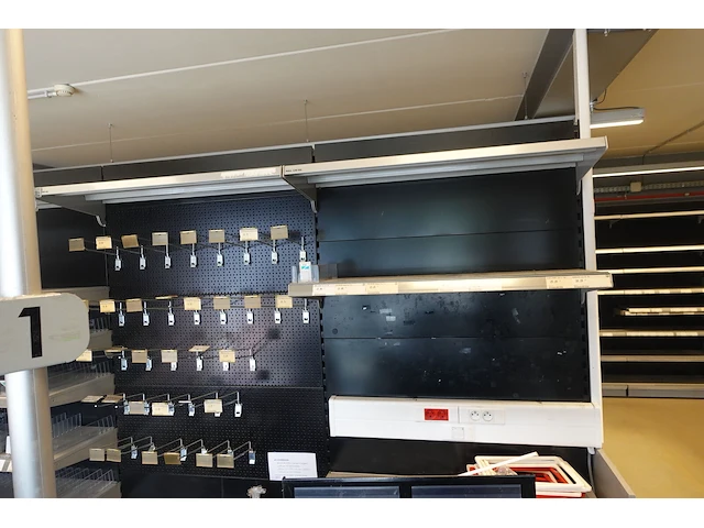 Metalen dubbelwandige winkelrek - afbeelding 2 van  7
