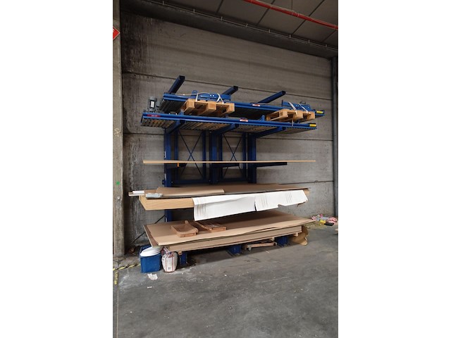 Metalen enkelzijdige draagarmstelling - afbeelding 1 van  3