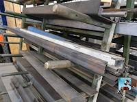 Metalen ezel met inhoud - afbeelding 10 van  10