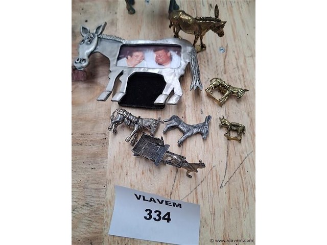 Metalen ezeltjes - afbeelding 1 van  2