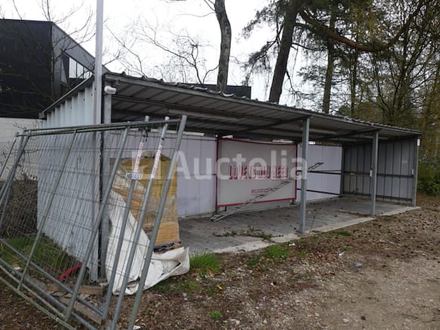 Metalen fietsenloods - afbeelding 2 van  12