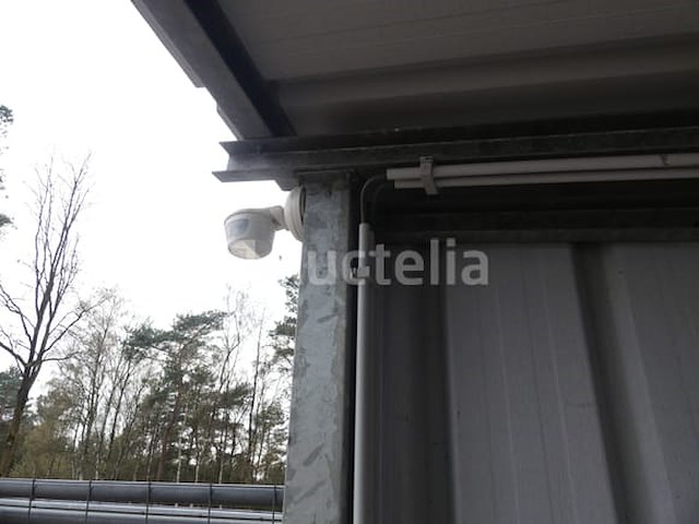 Metalen fietsenloods - afbeelding 4 van  12